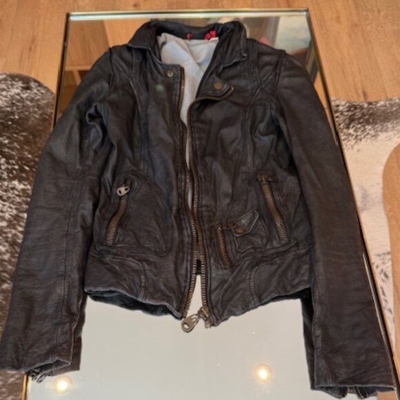 Pre-loved Distressed Domo Leather Motorcycle Jacket - Sized XS/S - Picture 2 of 9